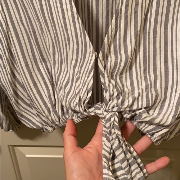 Striped top size large - Picture 4 of 4